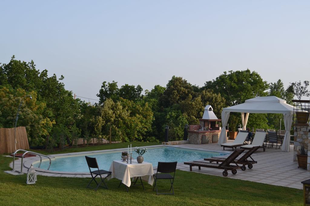 Evmorfes Villas Polygyros ภายนอก รูปภาพ