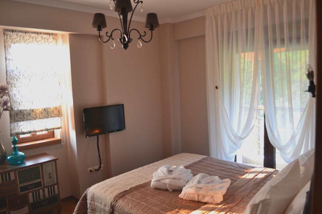 Evmorfes Villas Polygyros ภายนอก รูปภาพ